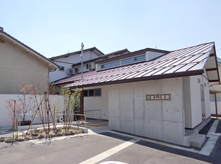建物は近代的なイメージで設計しました